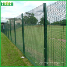 high quality made in China square hole wire mesh fence